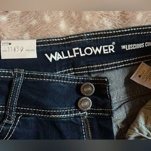 Brand new wallflower bootcut size 11 womens jeans